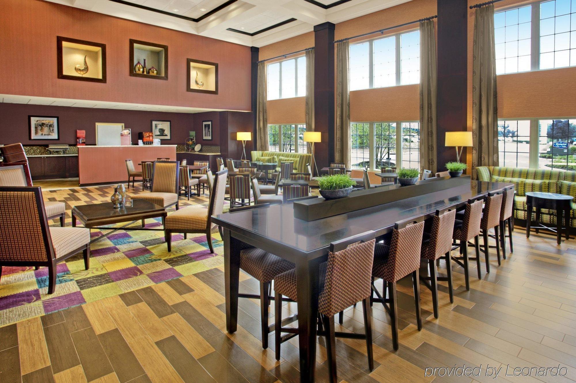 Hampton Inn & Suites Yonkers Restaurant photo